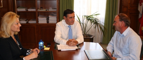 REUNIÓN ENTRE LA DIPUTACION Y EL AYUNTAMIENTO DE ARÉVALO DE LA SIERRA