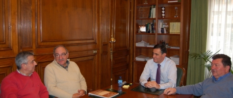 REUNIÓN DEL PTE DE LA DIPUTACIÓN CON LOS ALCALDES DE FUENTEARMEGIL Y STA MARÍA DE LAS HOYAS