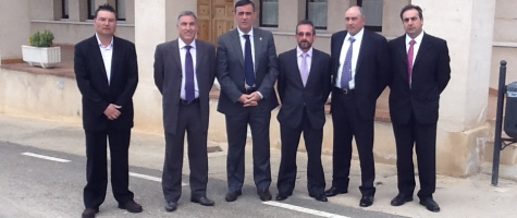 EL PTE DE LA DIPUTACIÓN CON EL ALCALDE Y LA CORPORACIÓN DE CASTILLEJO DE ROBLEDO