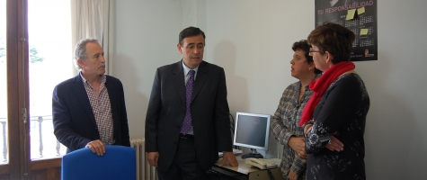 VISITA DEL PTE DE LA DIPUTACIÓN Y EL ALCALDE DE ALMAZÁN AL CEAS