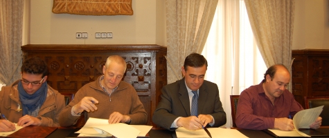 LOS ALCALDES DE ONCALA, YANGUAS Y NOVIERCAS FIRMANDO CONVENIO CON EL PTE DE LA DIPUTACIÓN