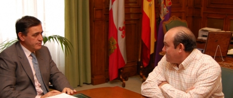 REUNIÓN DEL PRESIDENTE DE LA DIPUTACIÓN CON EL ALCALDE DE NOVIERCAS