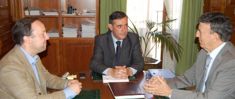 REUNIÓN DEL PTE DE LA DIPUTACION CON DIRECTIVOS DE LA EMRPESA RESINAS NATURALES
