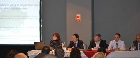CONFERENCIA IMPARTIDA EN E-ADMINISTRACIÓN POR RESPONSABLES DEL DEPARTAMENTO DE INFORMÁTICA DE LA DIPUTACIÓN