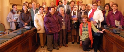 VISITA A LA DIPUTACIÓN DE LA ASOC DE MUJERES VIRGEN DEL ESPINO DE EL BURGO DE OSMA
