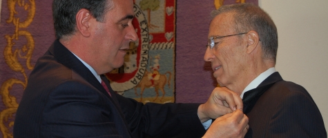 ACTO ENTREGA MEDALLA DE ORO DE LA PROVINCIA A D. ARMANDO Y D. FRANCISCO MARTÍN BORQUE