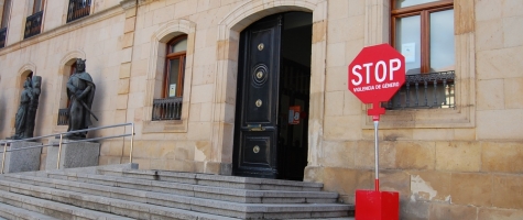 FACHADA DE LA DIPUTACIÓN ACTO CONTRA VIOLENCIA DE GÉNERO