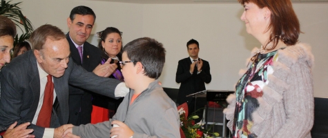 ENTREGA MENCIÓN DE HONOR A DOMINGO HERAS POR LA CASA DE SORIA EN MADRID