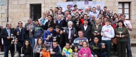 FOTO GRUPOS JUEGOS POPULARES CELEBRADOS EN SALDUERO