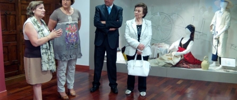 VISITA PRESIDENTE DE LA DIPUTACIÓN A LA NUEVA EXPOSICIÓN MUSEO TRAJE MORÓN DE ALMAZÁN