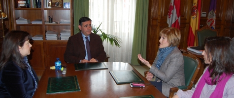 EL PTE DE LA DIPUTACIÓN CON LA ASOCIACIÓN DE AGENTES DE DESARROLLO LOCAL
