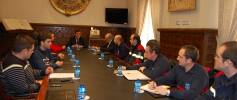 REUNIÓN ENTRE LA DIPUTACIÓN Y LOS REPRESENTANTES DE LOS BOMBEROS VOLUNTARIOS 