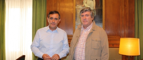EL PRESIDENTE DE LA DIPUTACIÓN, ANTONIO PARDO Y EL ALCALDE DE NAVALENO, PAULINO HERRERO