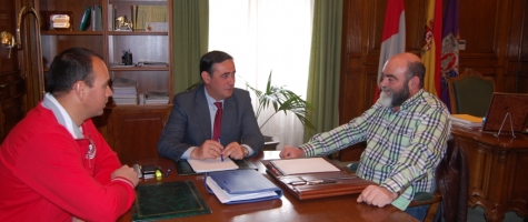 EL PTE DE LA DIPUTACIÓN CON EL ALCALDE DE FUENTEPINILLA