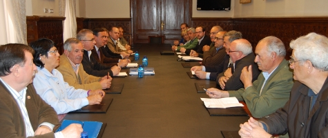 REUNIÓN DEL PTE DE LA DIPUTACIÓN CON LOS AYUNTAMIENTOS TEMA RESINA
