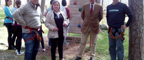 EL PRESIDENTE DE LA DIPUTACIÓN VISITA LA ACTIVIDAD MULTIAVENTURA PARA ESCOLARES DE LA PROVINCIA