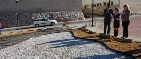 EL PTE. Y LA VICEPRESIDENTA DE LA DIPUTACIÓN JUNTO A LA VICERRECTORA DEL CAMPUS DE SORIA