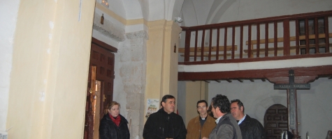 VISITA PRESIDENTE DIPUTACIÓN A LA IGLESIA DE CASILLAS DE BERLANGA