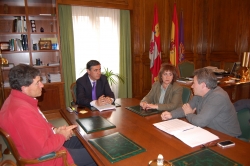 REUNIÓN DE LA DIPUTACIÓN CON LA ASOC. EN DEFENSA DE LAS ENTIDADES LOCALES 