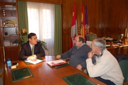 EL PTE DE LA DIPUTACIÓN CON EL ALCALDE DE ESPEJÓN REUNIDO EN LA INSTITUCIÓN PROVINCIAL
