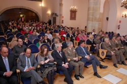 PUBLICO ASISTENTE AL CONCIERTO DE LAS FUERZAS PESADAS EN EL AULA MAGNA TIRSO DE MOLINA