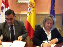 EL PTE DE LA DIPUTACIÓN Y LA ALCADESA DE VINUESA FIRMA CONVENIO COLABORACIÓN