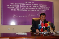 EL PTE, DE LA DIPUTACIÓN EN LA RUEDA DE PRENSA DE LA JUNTA DE GOBIERNO DEL 20-10-2011