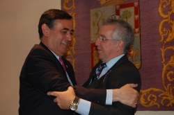 ENTREGA MEDALLA DE ORO D LA PROVINCIA FUNDADORES EMPRESA &quot;SORIANA&quot;