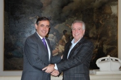 ANTONIO PARDO JUNTO A UNO DE LOS HIJOS DEL FUNDADOR DE LA SORIANA,, FRANCISCO MARTÍN BORQUE