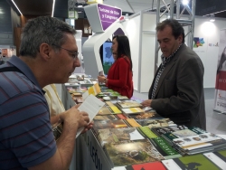 EL PRESIDENTE DE LA COMSIÓN DE DESARR. ECON Y TURIS, MARTÍN CASADO, EN EXPOVACACIONES EN BILBAO