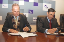 SANTIAGO MARTÍ Y ANTONIO PARDO FIRMA CONVENIO CONCESIÓN GESTIÓN AERÓDROMO DE GARARY