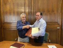 Firma convenio colaboración CD Balonmano Soria 