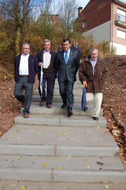 EL PRESIDENTE DE LA DIPUTACIÓN Y LOS ALCALDES DE TALVEILA Y VADILLO