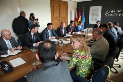 EL PTE DE LA DIPUTACIÓN EN LA REUNIÓN DE LOS PTES DE DIPUTACIÓN CON EL CONSEJERO DE PRESIDENCIA DE LA JUNTA DE CYL