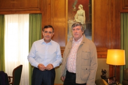 EL PRESIDENTE DE LA DIPUTACIÓN, ANTONIO PARDO Y EL ALCALDE DE NAVALENO, PAULINO HERRERO