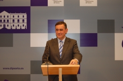 EL PRESIDENTE DE LA DIPUTACIÓN EN RUEDA DE PRENSA