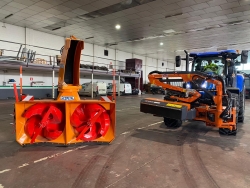 Vías y Obras dispondrá de un nuevo tractor con desbrozadora y fresadora