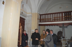 VISITA PRESIDENTE DIPUTACIÓN A LA IGLESIA DE CASILLAS DE BERLANGA