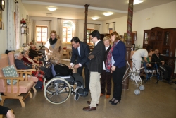 VISITA RESIDENCIA DE LAS MERCEDES DE EL ROYO DEL PRESIDENTE DE LA DIPUTACIÓN