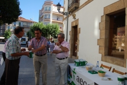 ANTONIO PARDO CAPILLA EN UNA DE LAS MESAS DE LA ASOCIACIÓN ESPAÑOLA CONTRA EL CÁNCER