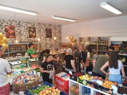 Nueva tienda multiservicios en Almenar