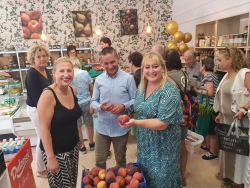 Inauguración tienda multiservicios en Almenar